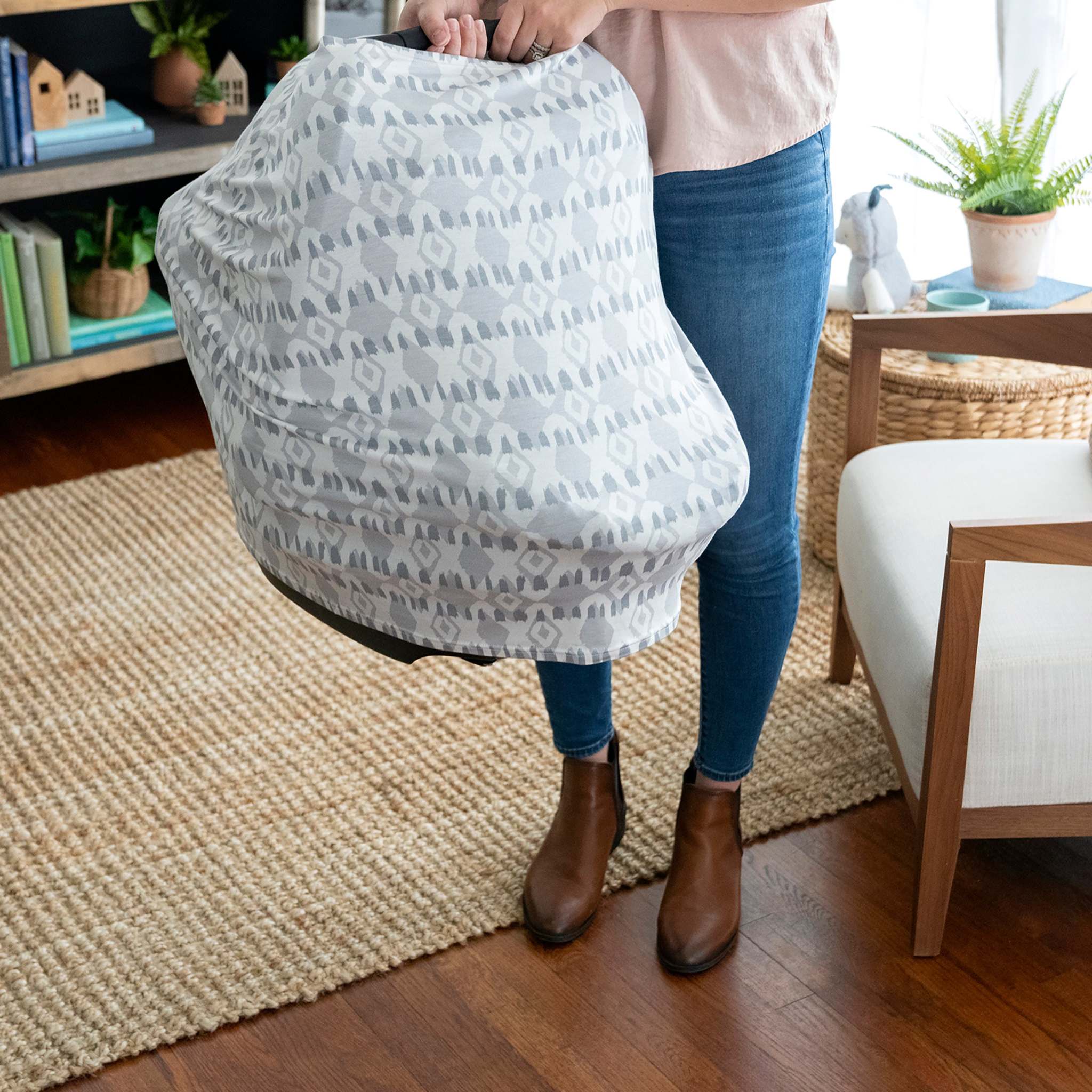 Ingenuity Good to Go 4-in-1 Multi-Use Cover in Kimber, versatile nursing cover and scarf for baby privacy and protection